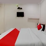 Flagship Hotel Aarya Galaxy Inn Near Sahara Ganj Mall