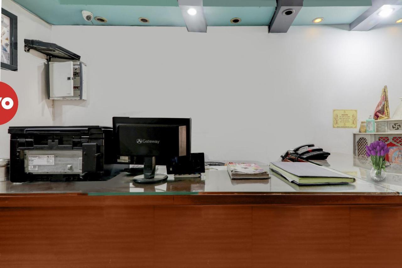 Hotel Flagship Aarya Galaxy Near Sahara Ganj Mall
