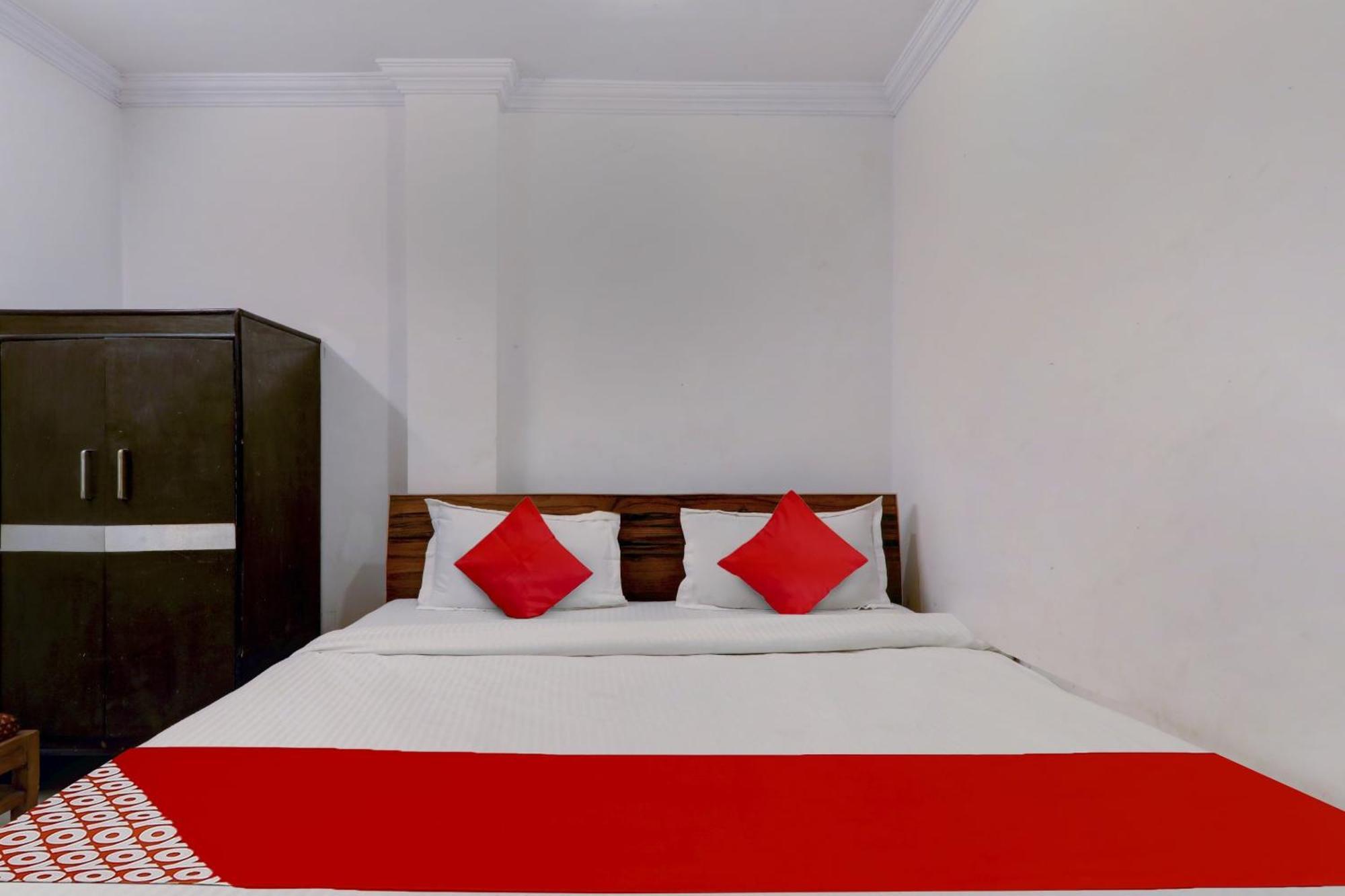 Flagship Aarya Galaxy Near Sahara Ganj Mall 3* Lucknow