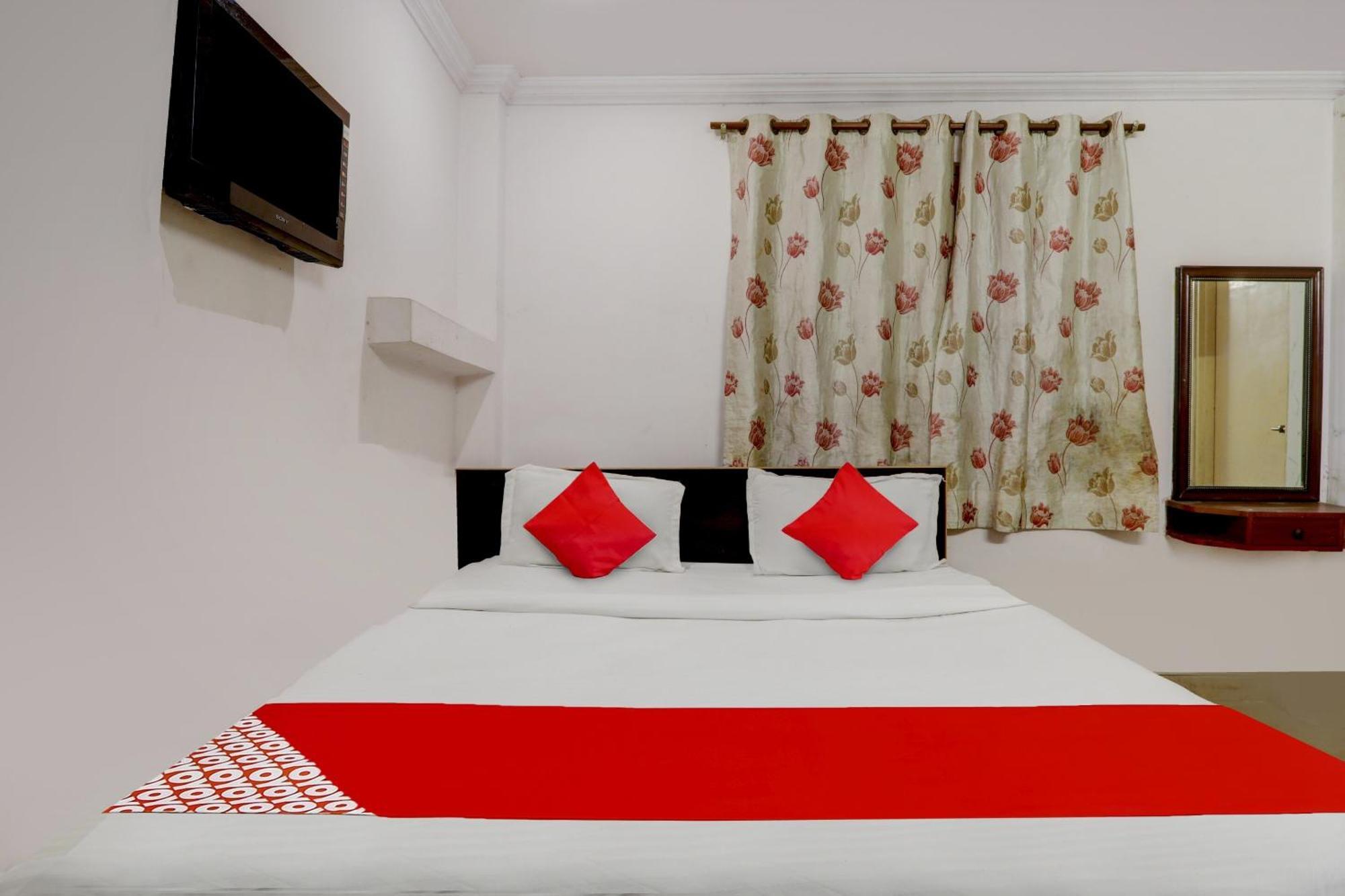 Flagship Aarya Galaxy Near Sahara Ganj Mall 3* Lucknow